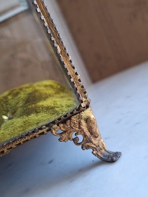 画像14: マリエクッション付ガラスケース