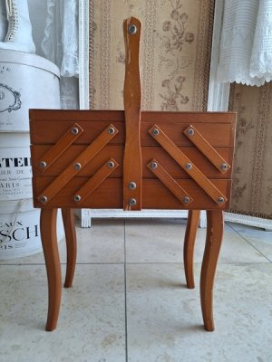 画像5: 小さな猫脚ソーイングボックス