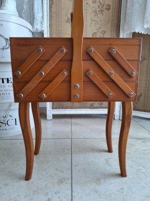 画像2: 小さな猫脚ソーイングボックス