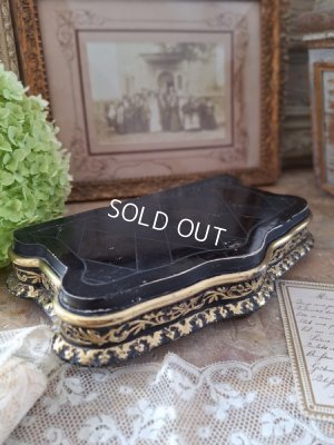 antiquedisplaytable