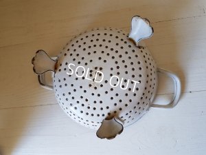 画像8: 白いホーロー猫脚コランダー