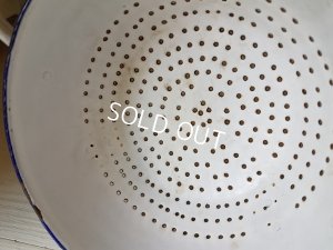 画像10: 白いホーロー猫脚コランダー