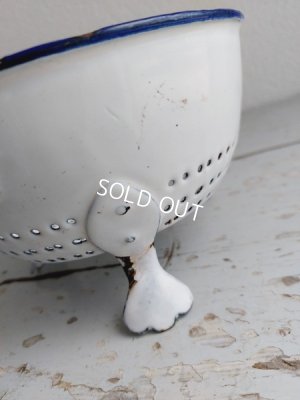 画像12: アンティークホーロー白猫脚コランダー