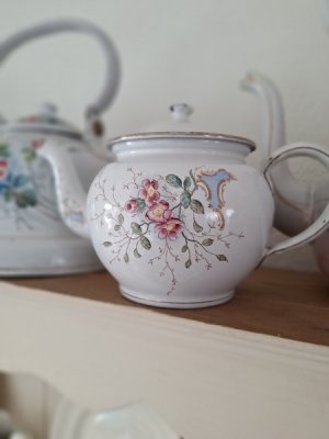 Enamelteapot