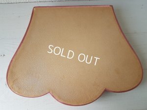 画像8: 犬を抱く女性柄ボックス