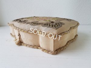 画像8: リボン刺繍装飾ボックス