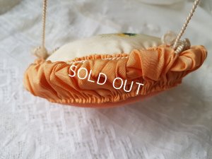 画像8: パンジー柄クッション