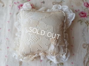 画像8: アンティークレースクッション