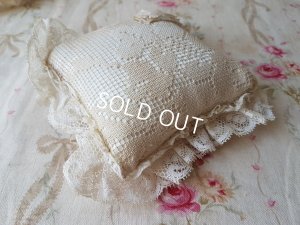 画像4: アンティークレースクッション