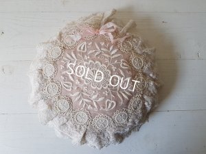 画像2: アンティークレースクッション