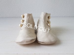 画像2: 白いボタンアップシューズ