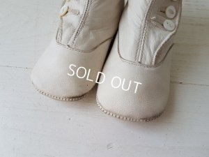 画像3: 白いボタンアップベビーシューズ