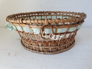 画像10: リボン付きアンティークバスケット