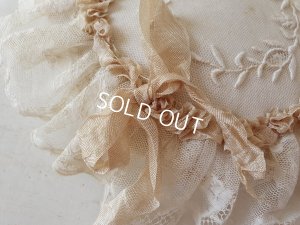 画像6: アンティークレースクッション