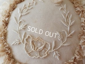 画像9: アンティークレースクッション