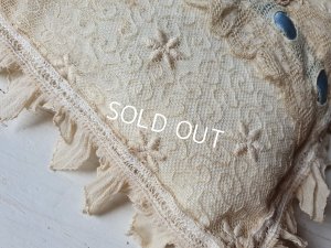画像6: アンティークレースクッション