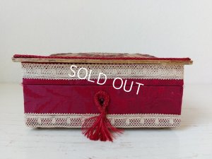 画像12: クッション付きローズガーランドボックス