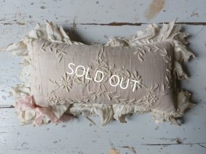 画像2: アンティーククッション