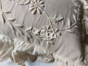 画像12: アンティーククッション