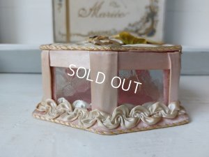 画像13: アンティーク布花装飾のガラスケース