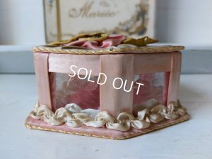 画像11: アンティーク布花装飾のガラスケース