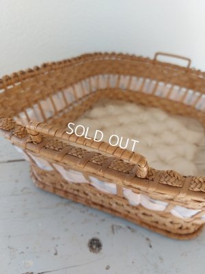 画像16: アンティーククッション付バスケット