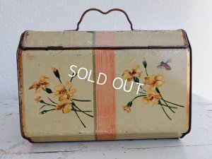 画像13: アンティークリボンと花柄ブリキバスケット