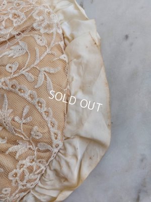 画像8: アンティークレースクッション