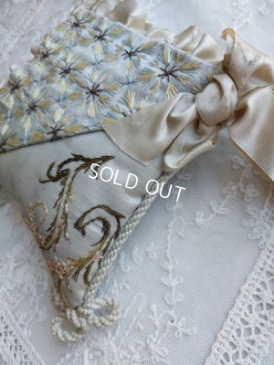 画像8: アンティーク刺繍クッション