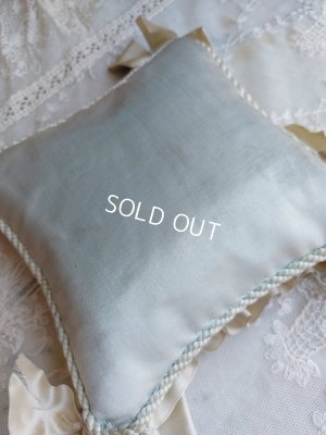 画像11: アンティーク刺繍クッション