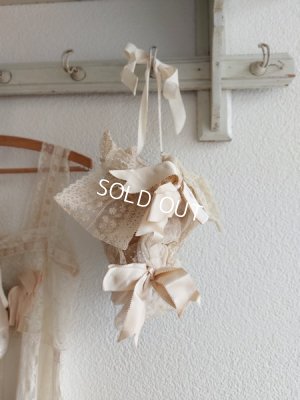 画像7: アンティークワックスオーナメント付きレースポーチ