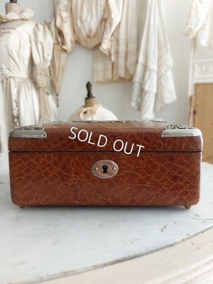 画像8: アンティーククッション付ハンカチボックス