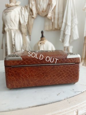 画像11: アンティーククッション付ハンカチボックス