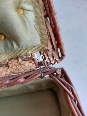 画像15: アンティーククッション付ソーイングバスケット