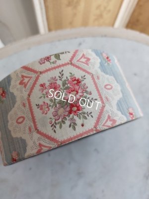 画像4: アンティークローズ柄カルトナージュボックス