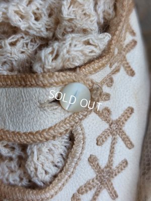 画像2: アンティーク白いベビーシューズ