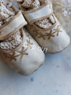 画像7: アンティーク白いベビーシューズ