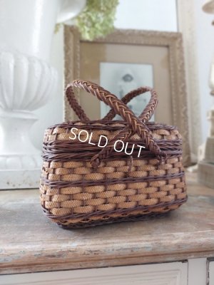 antiquebasket