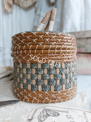 画像10: アンティーククッション付バスケット