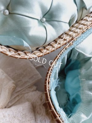 画像18: アンティーククッション付バスケット