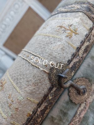 画像12: アンティークベルベット装飾ウッドボックス