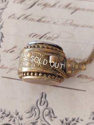 画像11: マザーオブパールパフュームボトル