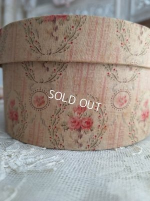 画像2: アンティークローズ柄カルトナージュボックス