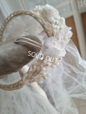 画像7: ベール付きワックスフラワーティアラ