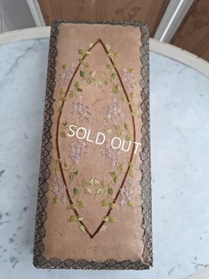 画像2: アンティーク刺繍ボックス