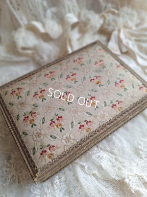 画像12: アンティーク花柄ボックス