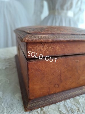 画像13: アンティーククッション付きボックス