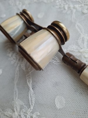 画像9: マザーオブパールオペラグラス