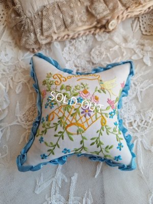 画像7: アンティーク刺繍クッション