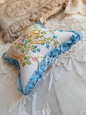 画像9: アンティーク刺繍クッション